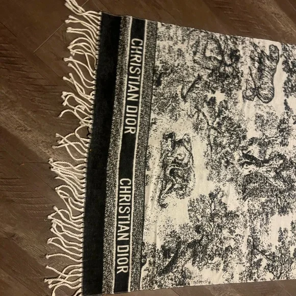 Christian Dior Toile De Jouy Throw Blanket - Picture 6 of 9